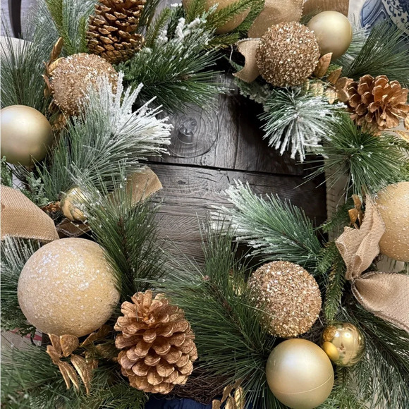 Christmas wreath neutrals burlap 26 inches - Picture 4 of 7